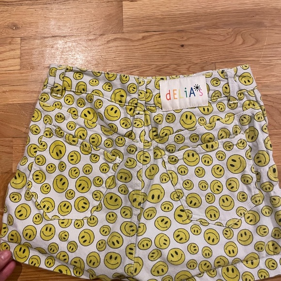 ⚡️FLASH SALE⚡️Vintage 90’s Delia’s Smily happy face waist shorts size small - Picture 5 of 5